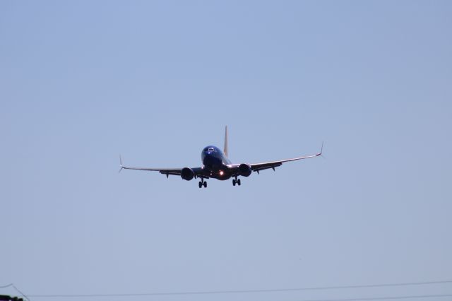 Boeing 737-700 (N7888A)