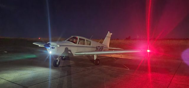 Piper Cherokee (N7249F)