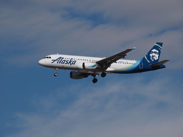 Airbus A320 (N852VA) - Alaska Airlines, N852VA, an AirBus A320-214. Landing at KLAS, McCarran International Airport