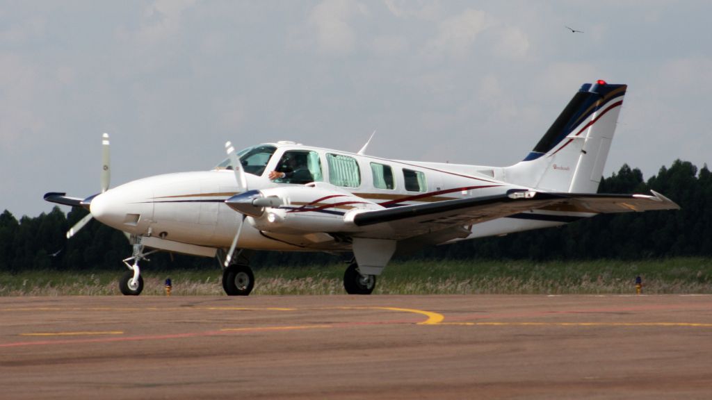 Beechcraft Baron (58) (PR-TID)