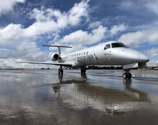 Embraer ERJ-145 (N647AE)