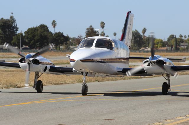 Cessna 421 (N200WM)