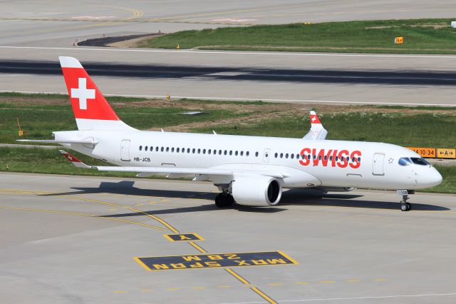 Airbus A220-300 (HB-JCB)