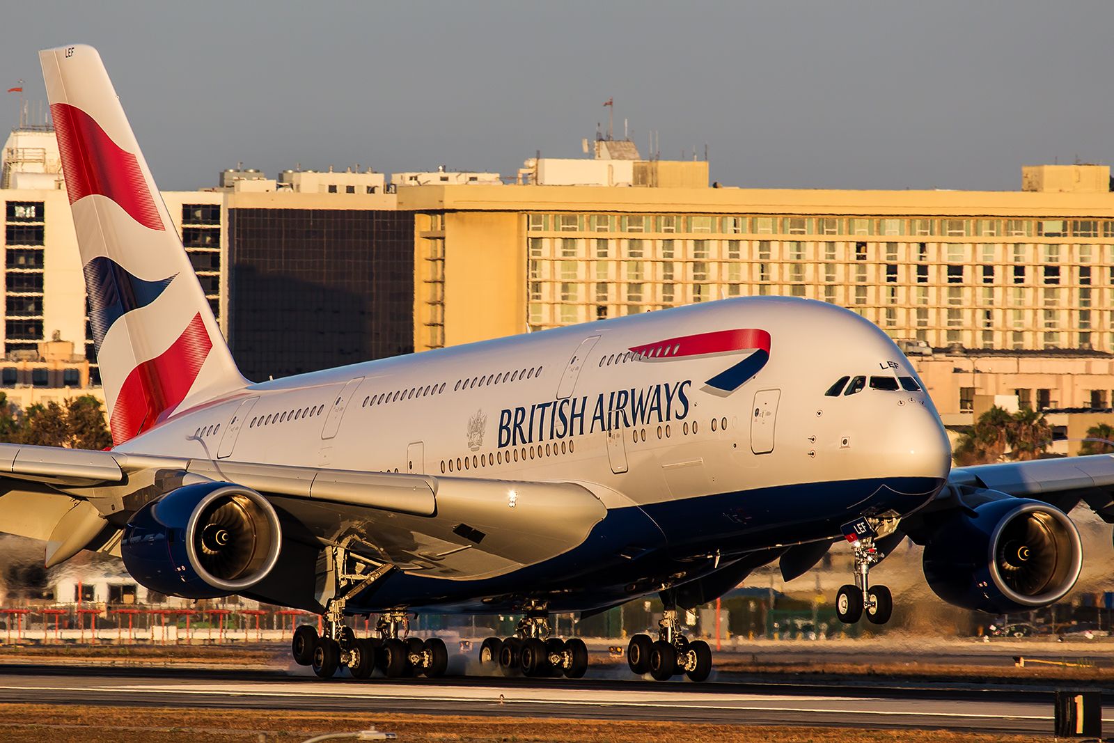 Airbus A380-800 (G-XLEF)