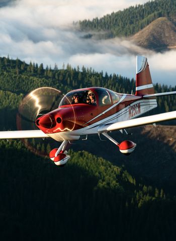 Vans RV-10 (N25CM)