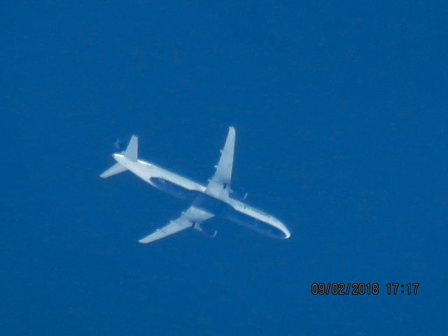 Airbus A321 (N984JB)