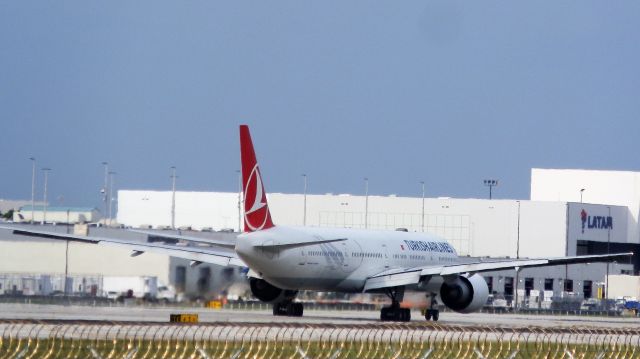 BOEING 777-300ER (TC-JJM)