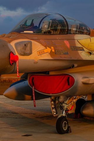 Lockheed F-16 Fighting Falcon (0887)