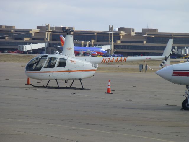Robinson R-44 (N344AK)