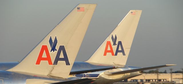 Boeing 777-200 —