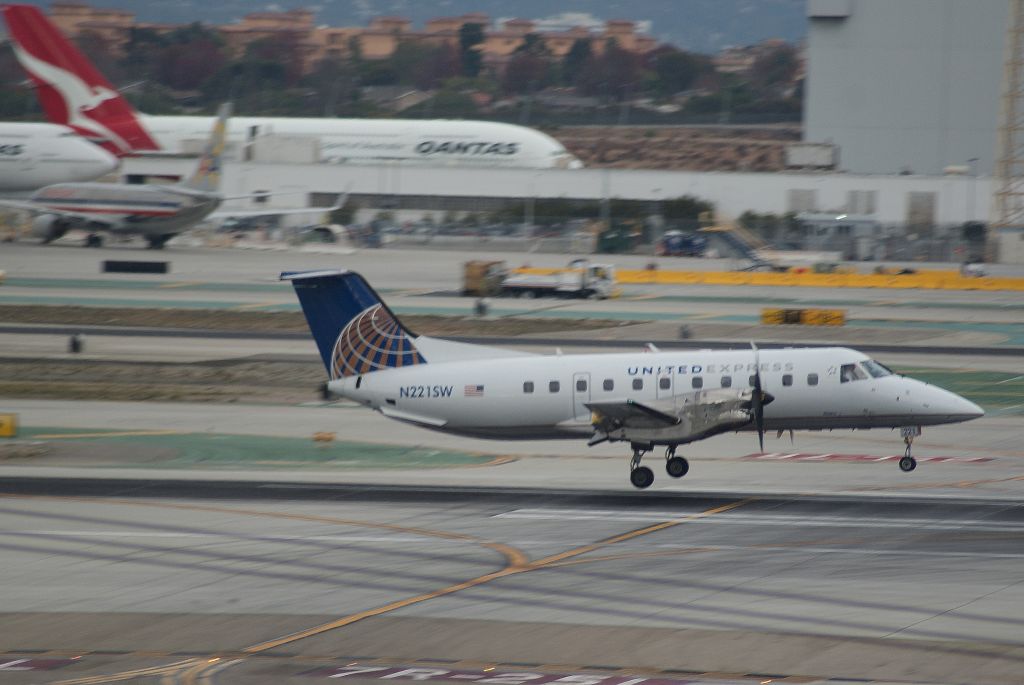 N221SW — - United Express (Sky West) EMB-120