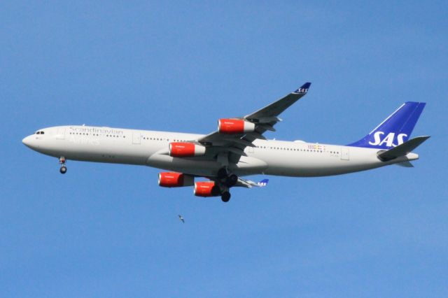 Airbus A340-300 (OY-KBI)