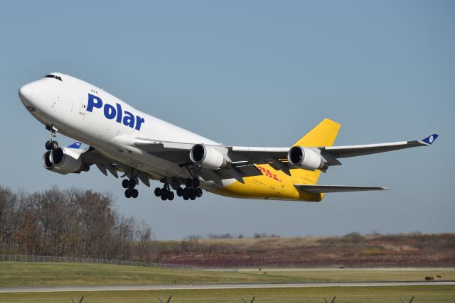 Boeing 747-400 (N451PA) - Chewed up 10K of runway getting airborne. Heavy bird climbing off of runway 27 bound for NRT on 11-08-20. Left four hours or so late.