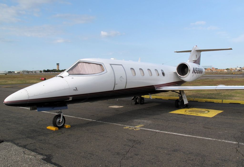 Learjet 35 (N58MM)