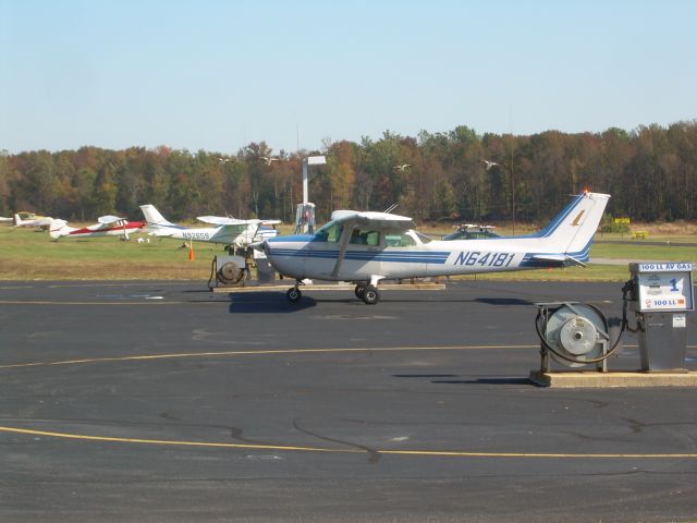 Cessna Skyhawk (N64181)