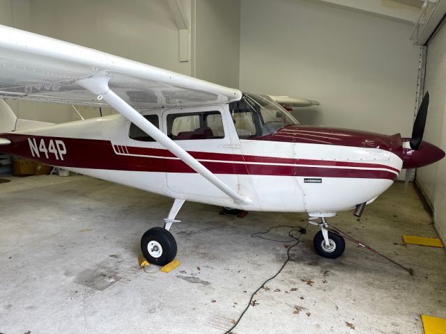 Cessna Skyhawk (N44P)