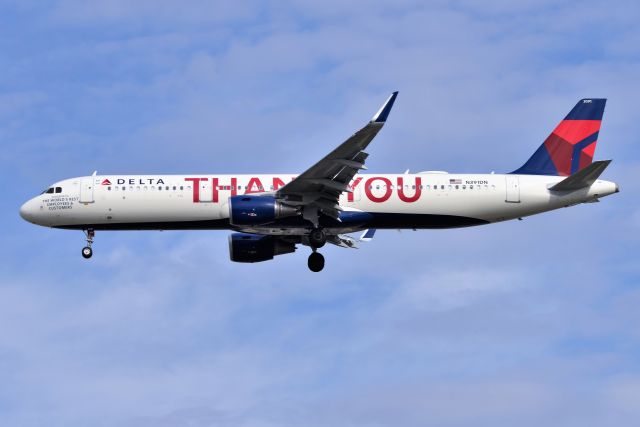 Airbus A321 (N391DN) - Arriving 23-L on 04-23-21