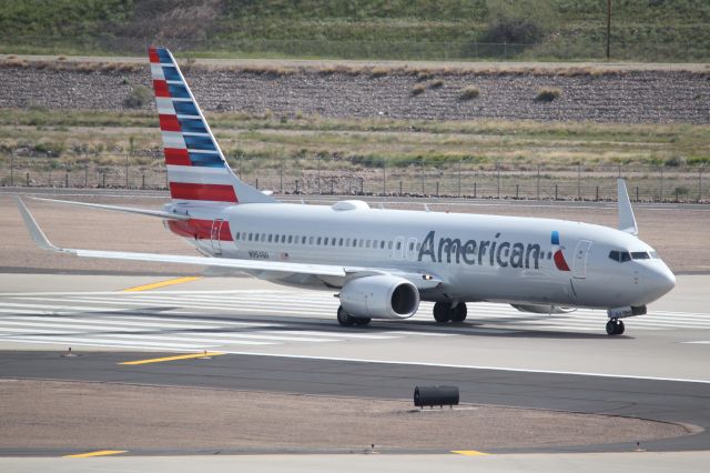 Boeing 737-800 (N954NN)