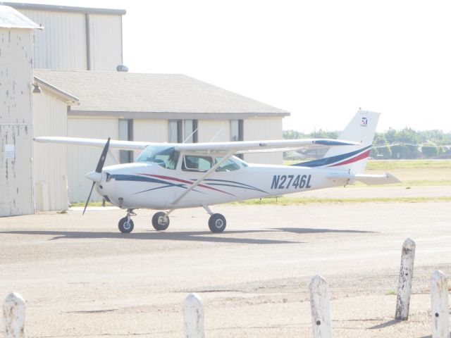 Cessna Skyhawk (N2746L)