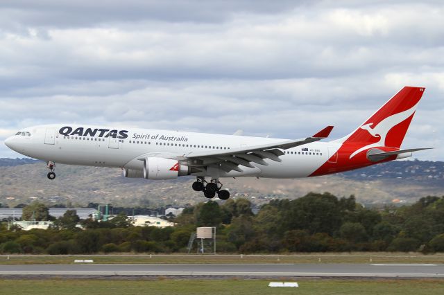 Airbus A330-200 (VH-EBO)