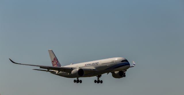 B-18902 — - Landing approach to Brisbane.