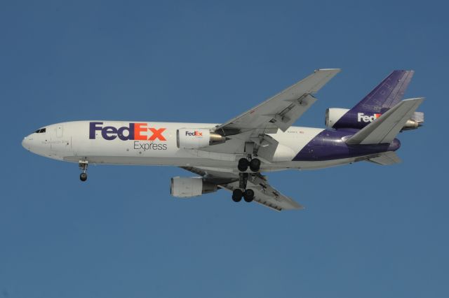 McDonnell Douglas DC-10 (N381FE) - Landing runway 32 on 01-12-16.