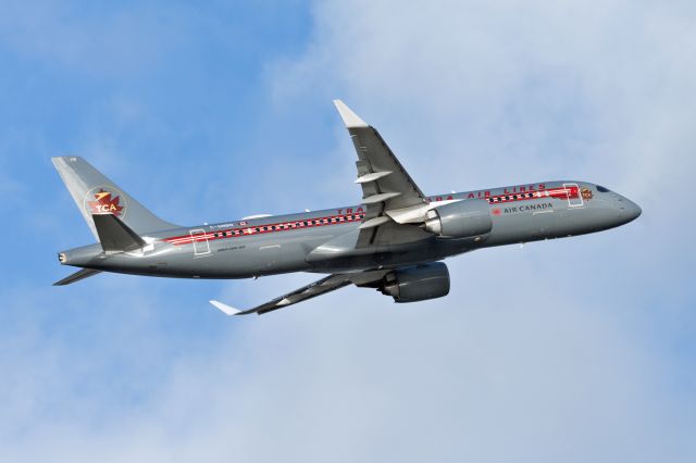 Airbus A220-300 (C-GNBN)