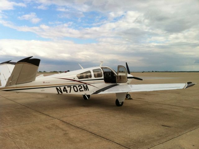 Beechcraft 35 Bonanza (N4702M)