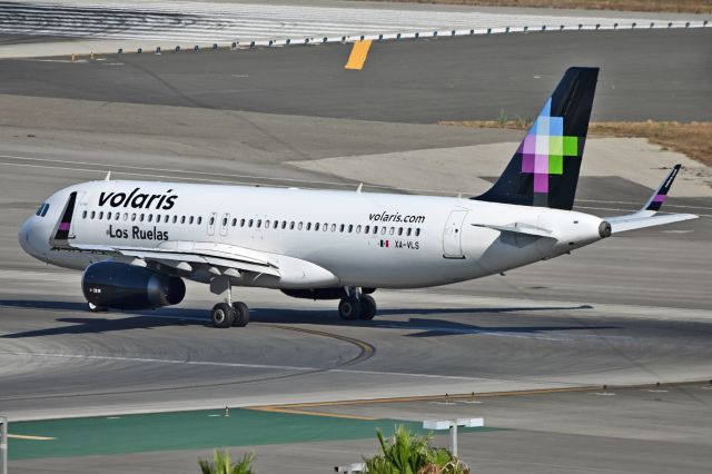 Airbus A320 (XA-VLS)