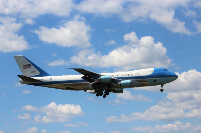 Boeing 747-200 (N28000) - Seconds from touch down on Runway 36 Austin Straubel Field Green Bay.br /br /President Trump visiting Fincanteri Shipyard Marinette, WI - awarded a major contract to build 10 ships of the US Navy's next Guided Missile Fast Frigate design.