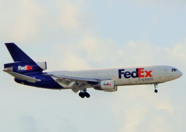 McDonnell Douglas DC-10 (N304FE)