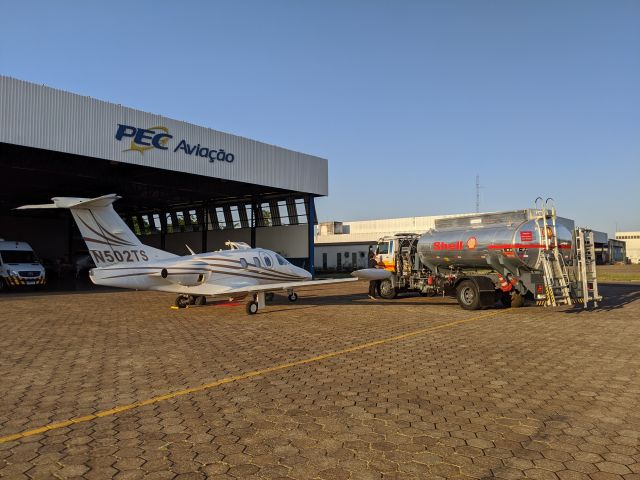 Eclipse 500 (N502TS) - Refueling in Brazil's captial, Brasília. Love the Eclipse 500, very best light jet!! Fast, economical, and flying high