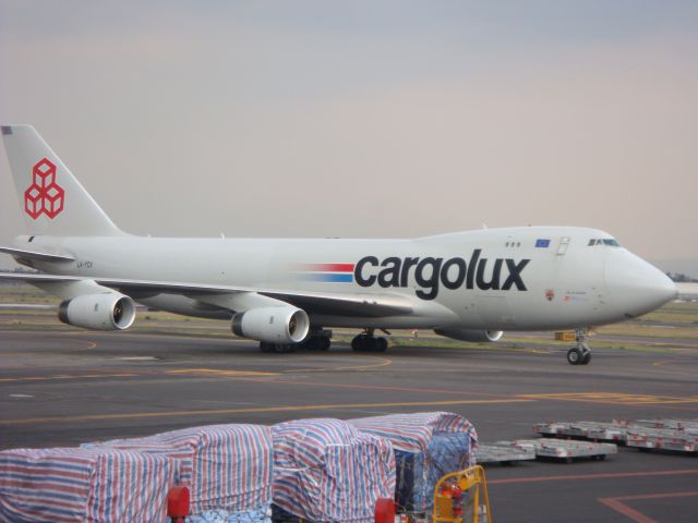 BOEING 747-8 (LX-YCV)