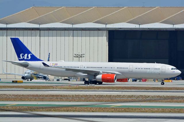 Airbus A330-300 (LN-RKS) - SAS Airbus A330-343E LN-RKS at LAX on May 3, 2016. 