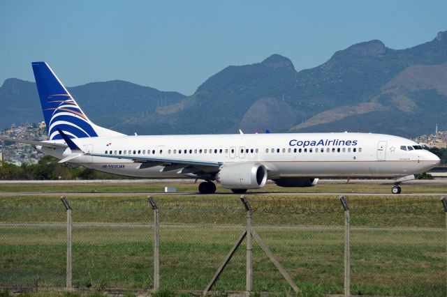 Boeing 737-700 (HP-9917CMP)