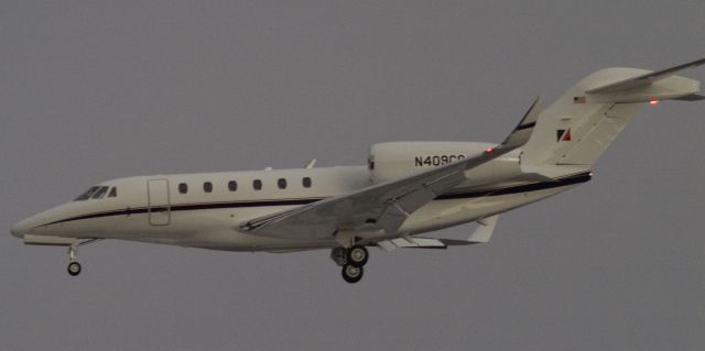 Cessna Citation X (N409CC) - On Short Final