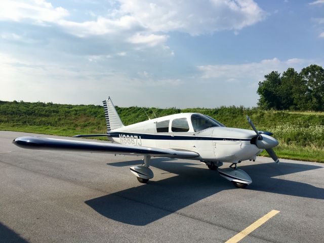 Piper Cherokee (N8887J)