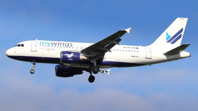 Airbus A319 (9A-BTJ)