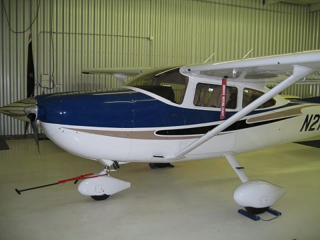 Cessna Skylane (N2122Z) - Wanda