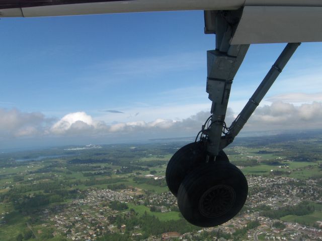 — — - Flying from Seatac airport in Seattle to Bellingham, Washington coming in for a landing.