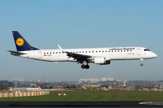 Embraer ERJ-190 (D-AEBI)