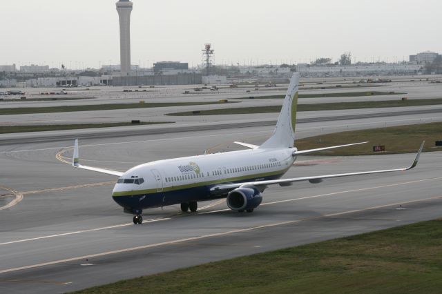 Boeing 737-700 (N732MA)