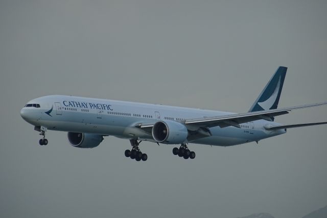 BOEING 777-300ER (B-KPM)