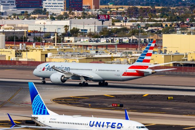Boeing 787-9 Dreamliner (N835AN) - American Airlines 787-9 taking off from PHX on 12/19/22. Taken with a Canon R7 and Tamron 70-200 G2 lens.