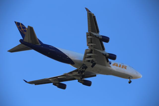 Boeing 747-400 (N412MC)