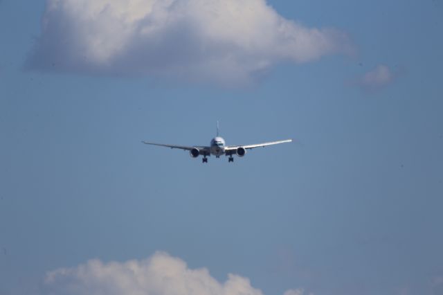 BOEING 777-300ER (B-KPP)