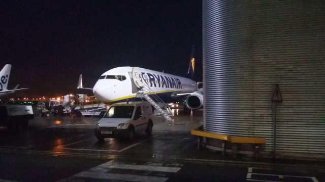 Boeing 737-800 (EI-EBC) - EI-EBC after landing into MAN, Thanks to the Excellent Crew for the flight!