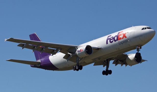 Airbus A300F4-200 (N719FD) - Originally delivered to Korean Air in 1989, joined the FedEx fleet in 2003 (view in "full" for highest image quality)