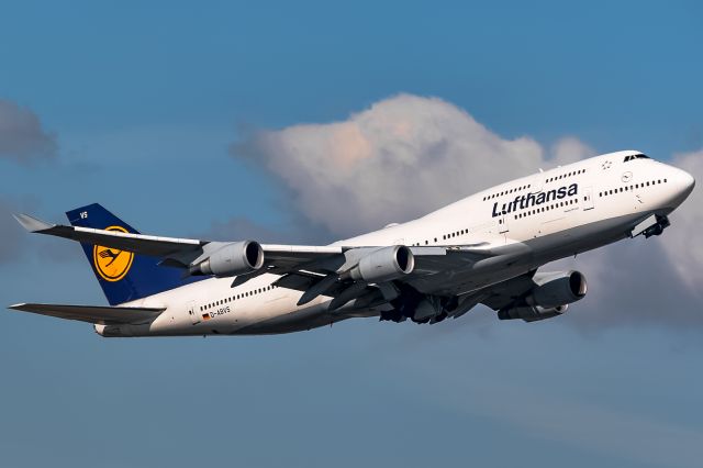 Boeing 747-400 (D-ABVS)