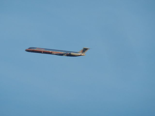 McDonnell Douglas MD-83 (N965TW) - An American Airlines DC-9-83 Dips Her Wing At The Camera as she turns into Washington Dulles International Airport! Unfortunately there is only really a year left of those birds before they are all retired, so i recommend you catch them while you can! because soon, you wont be able too ever again!